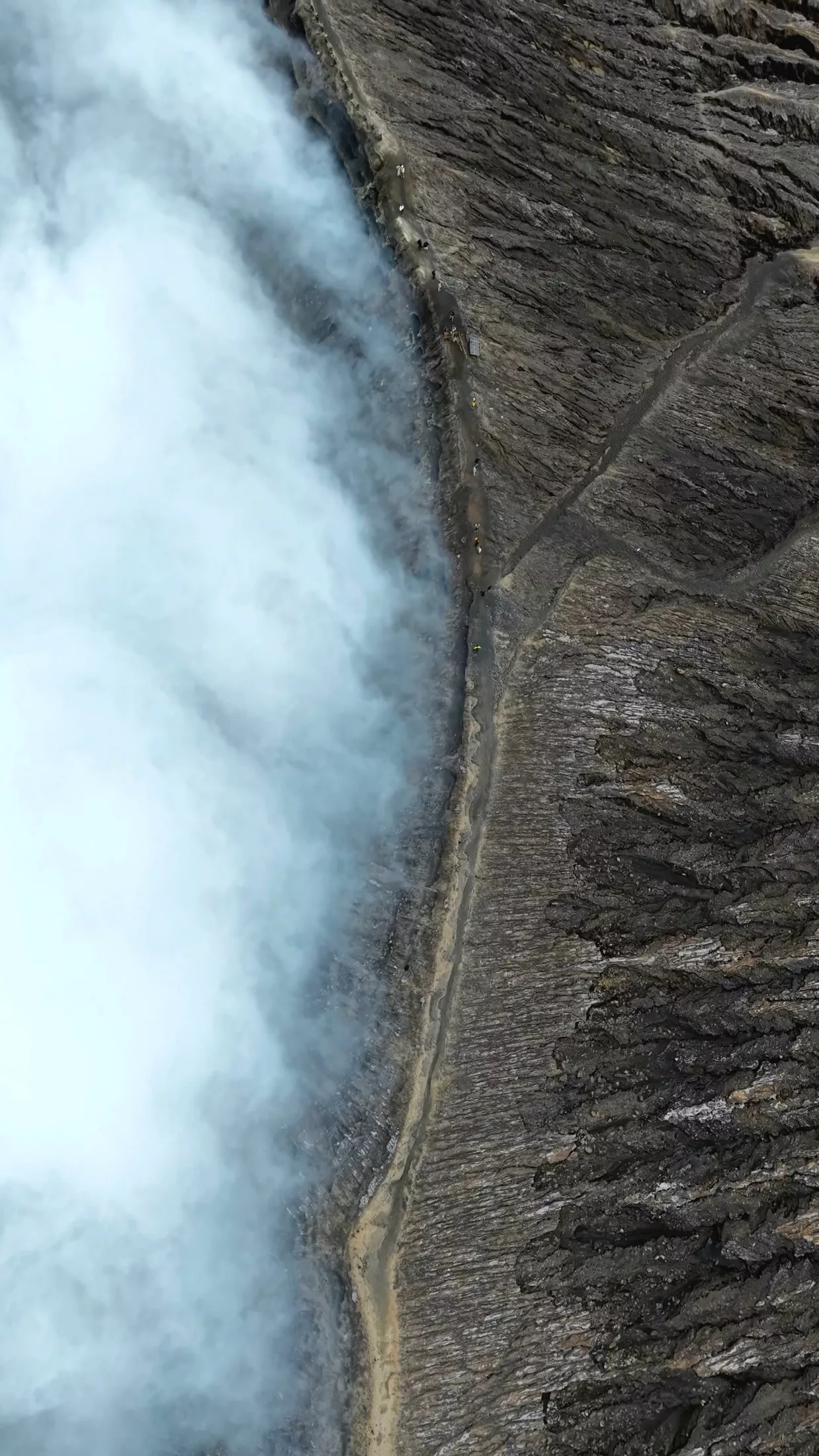 East Java: when nature sees things big — 2